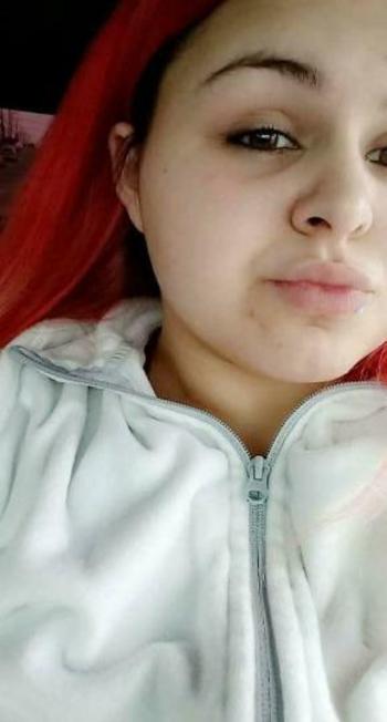 Lil red, 21  female escort, Cincinnati