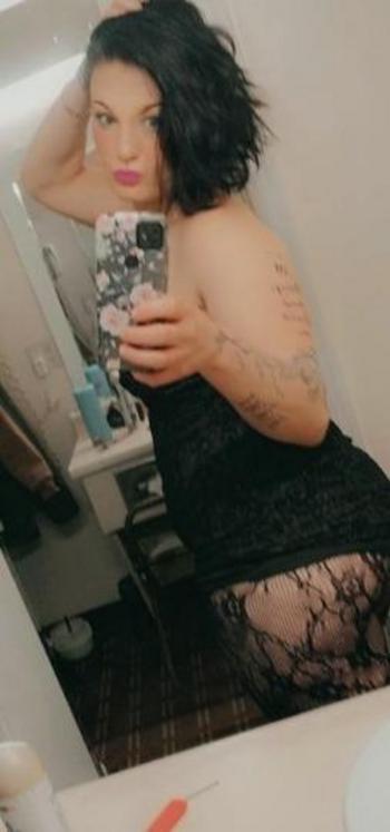 Ski, 29  female escort, Cincinnati