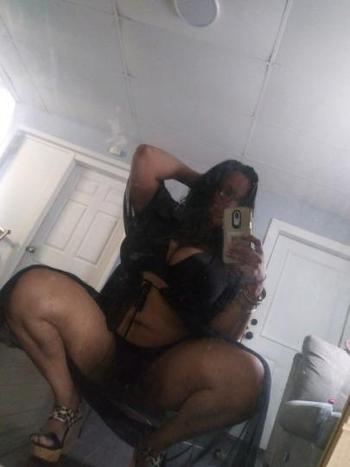 Nikki, 30  female escort, Cincinnati