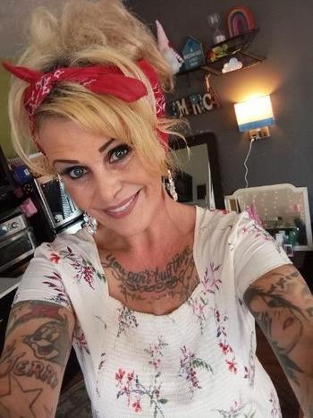 Bunny, 44  female escort, Cincinnati