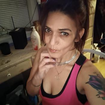 V, 39  female escort, Cincinnati