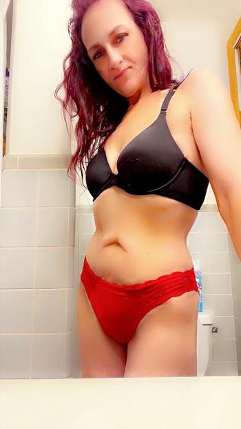 Candi, 49  female escort, Cincinnati