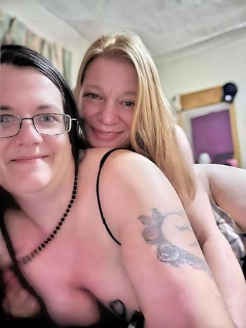 283-225-0496, 42  female escort, Cincinnati