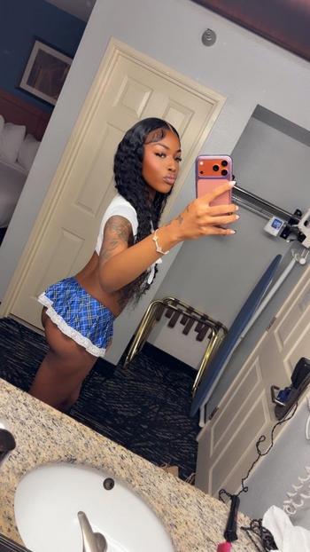 CoCo, 27  female escort, Cincinnati