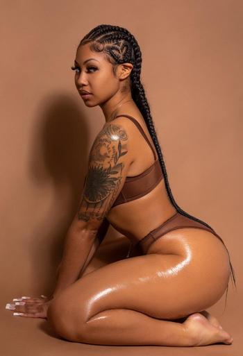 Honey, 25  female escort, Cincinnati