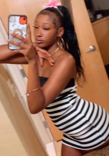 Kim, 21  female escort, Cincinnati